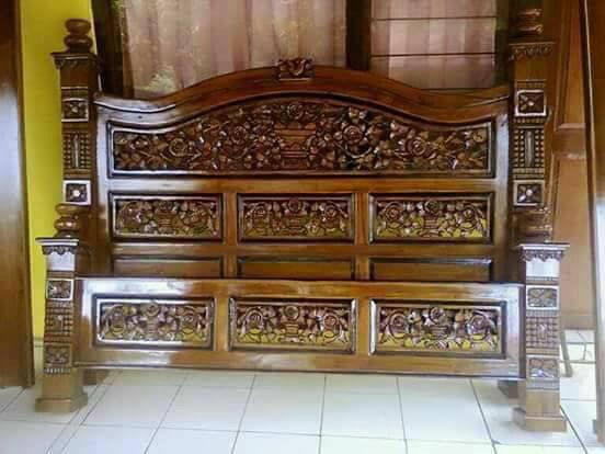 Tempat Tidur Rahwana Klasik Kayu Jati Premium