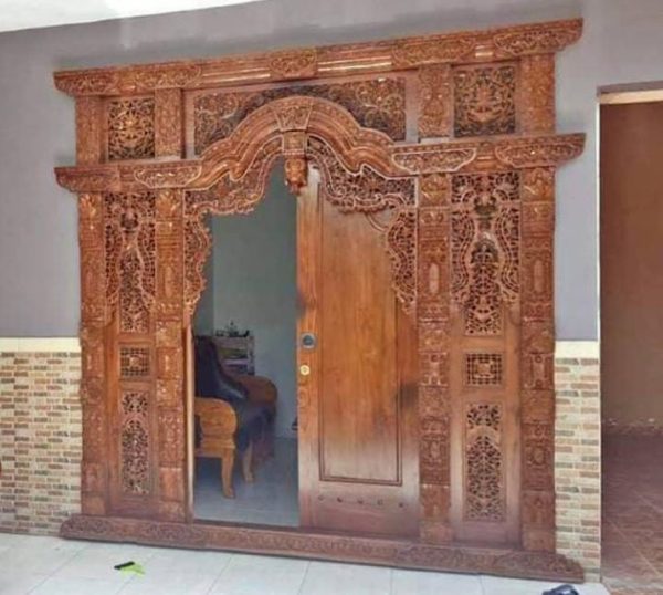 Gebyog Pintu Ukir 3 Dimensi