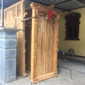 Gebyok Pintu Ukir Minimalis