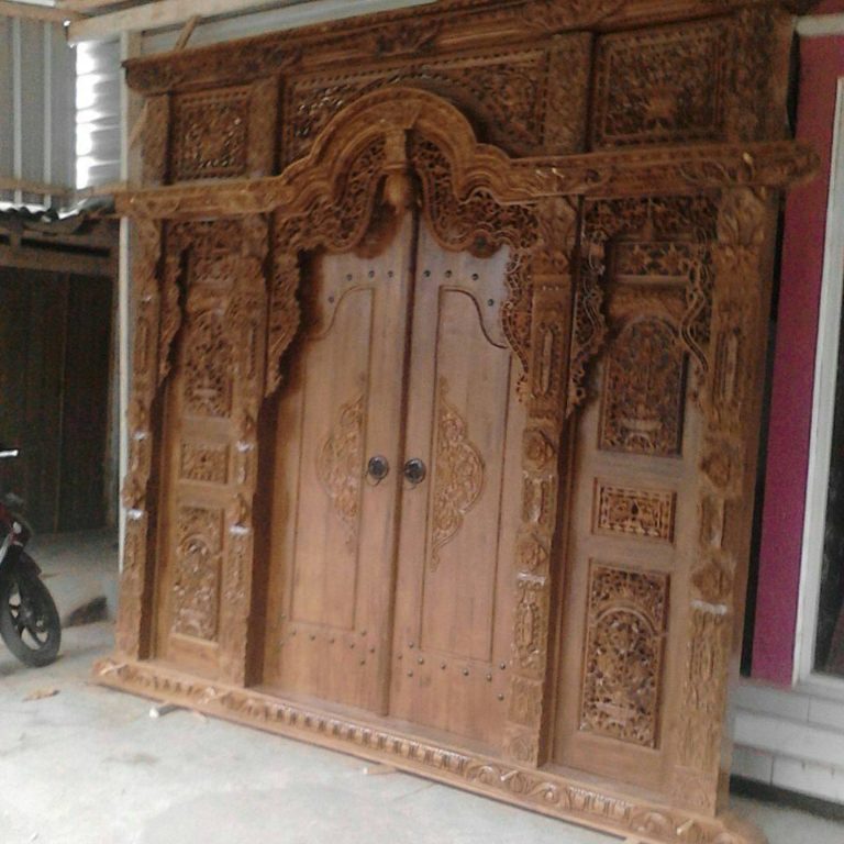 Gebyog Pintu Ukiran 3 Dimensi