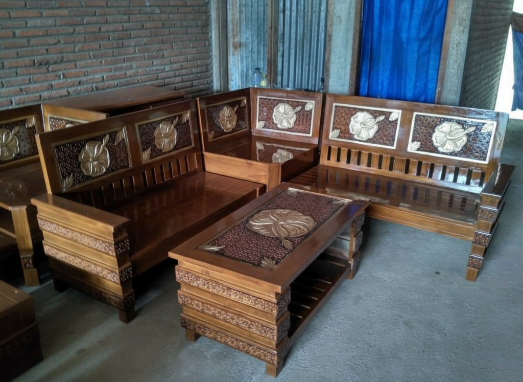 Kursi Set dan Meja Sudut