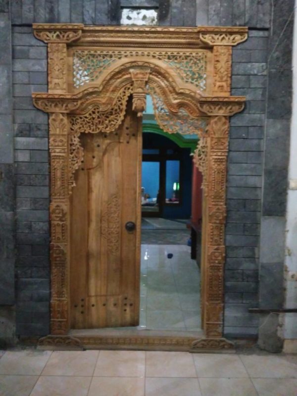 pintu-01-768x1024-1.jpeg Pintu Gapura Gebyok Jepara Ukir